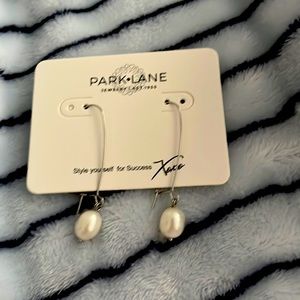 Freshwater pearl earrings